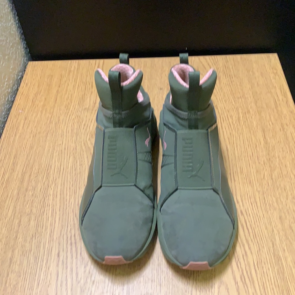 Puma Shoes - Picture 2 of 3